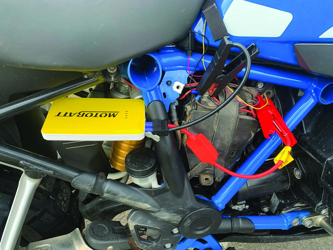 GEAR ON TEST MOTOBATT LITHIUM JUMP STARTER 7500 JUST BIKES